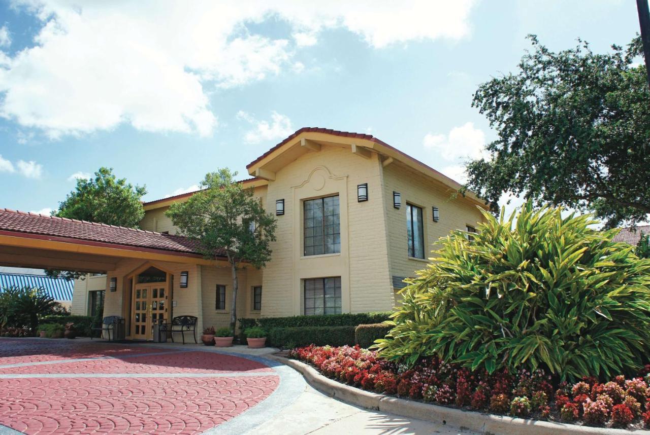 Baymont By Wyndham Houston La Porte Extérieur photo
